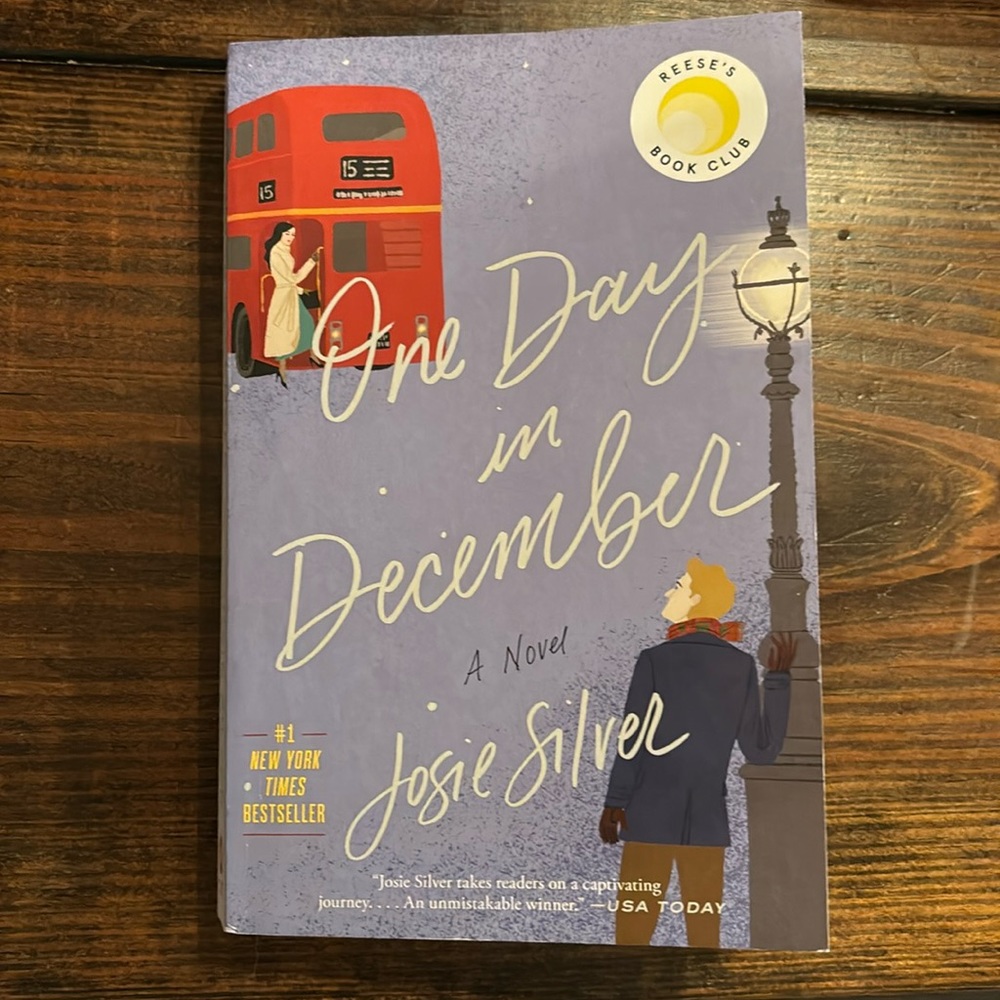 One Day in December by Josie Silver - Paperback book